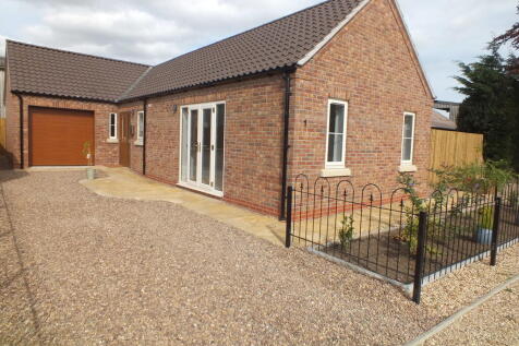 William Close, Donington 2 bed detached bungalow for sale