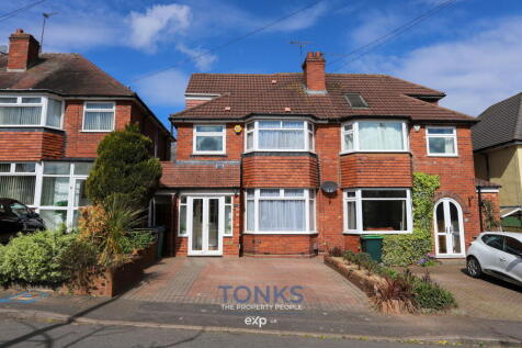 4 bedroom semi-detached house for sale