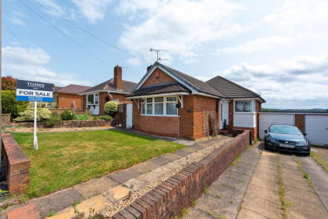 Kipling Road, Dudley DY3 2 bed detached bungalow for sale
