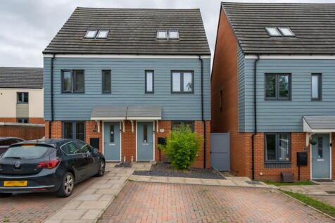 3 bedroom semi-detached house for sale
