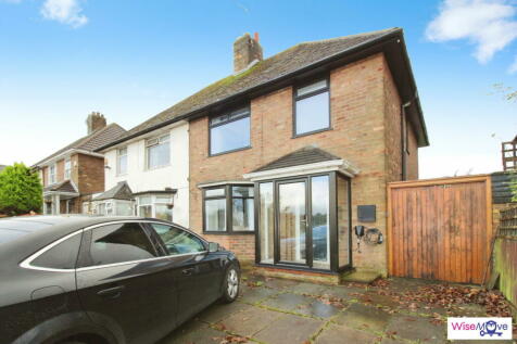 3 bedroom semi-detached house for sale