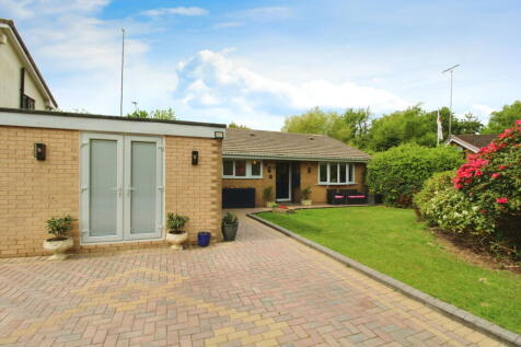 4 bedroom detached bungalow for sale