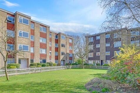 Studio flat for sale