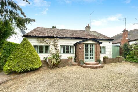 Priory Avenue, Old Harlow, Essex, CM17 4 bed bungalow for sale