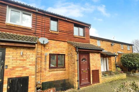 Archers, Harlow, Essex, CM19 2 bed terraced house for sale