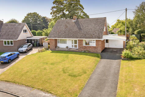 3 bedroom detached bungalow for sale