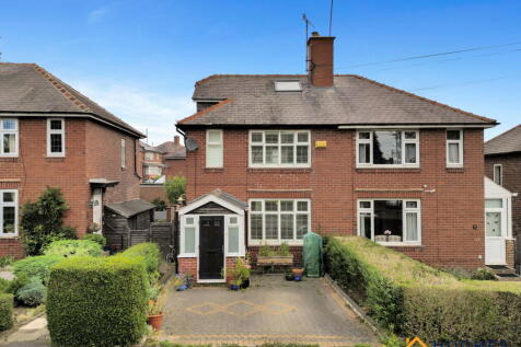 3 bedroom semi-detached house for sale