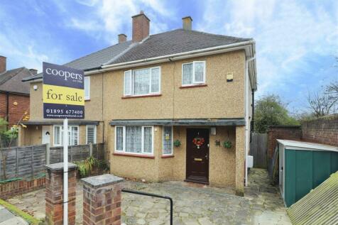 3 bedroom semi-detached house for sale