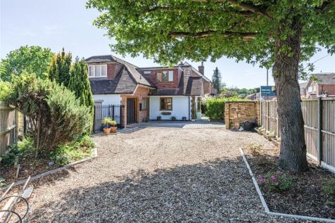 Slade Road, Chertsey KT16 5 bed detached house for sale