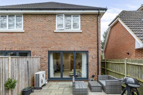 2 bedroom semi-detached house for sale