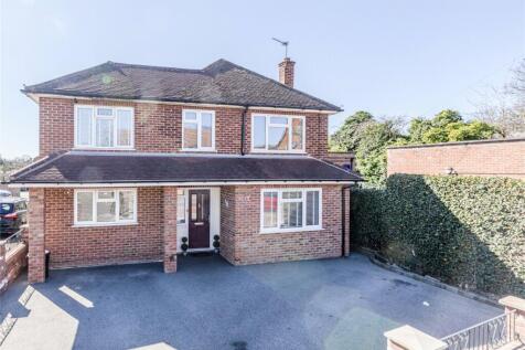 Stepgates, Surrey KT16 5 bed detached house for sale