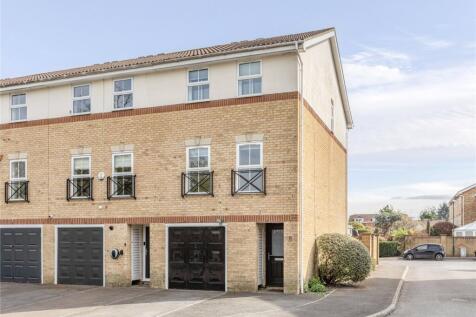 4 bedroom semi-detached house for sale