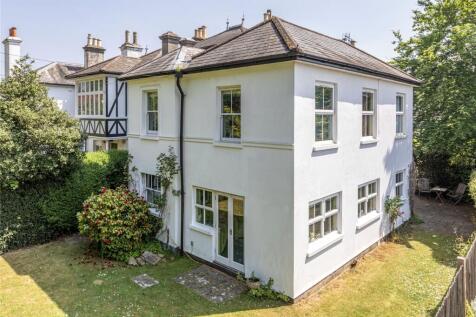 Rowtown, Surrey KT15 5 bed house for sale