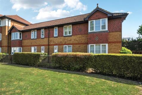 Brighton Road, Surrey KT15 2 bed flat for sale