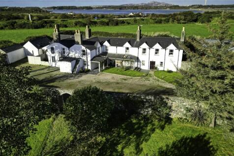 6 bedroom detached house for sale