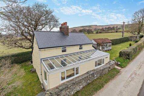 2 bedroom detached house for sale