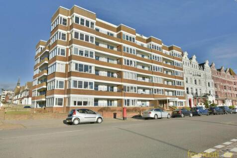 3 bedroom ground floor flat for sale