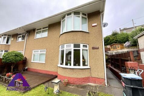 Cwm Cottage Road, Abertillery, NP13 1AT 3 bed semi