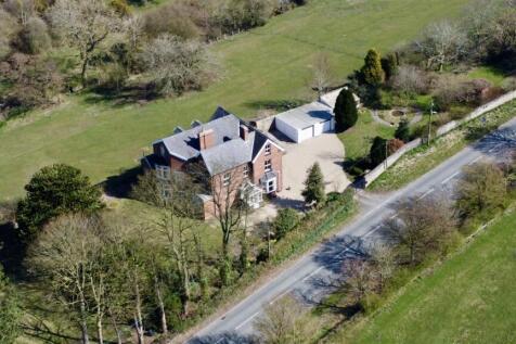 5 bedroom detached house for sale