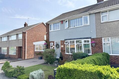 3 bedroom semi-detached house for sale