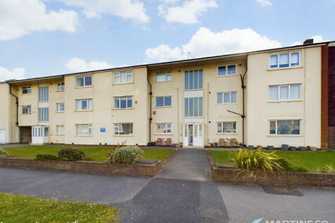 2 bedroom ground floor flat for sale