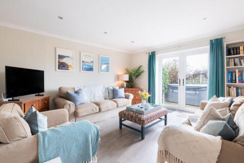 2 Trelawney Court 2 bed bungalow for sale