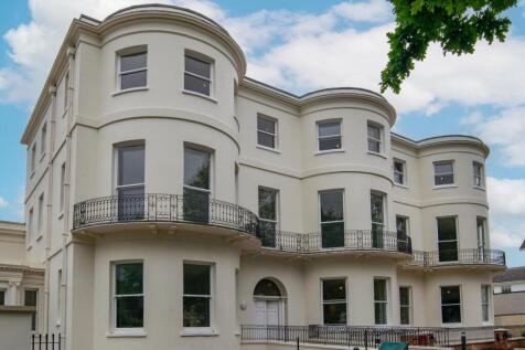 London Road, Cheltenham GL52 3 bed apartment for sale
