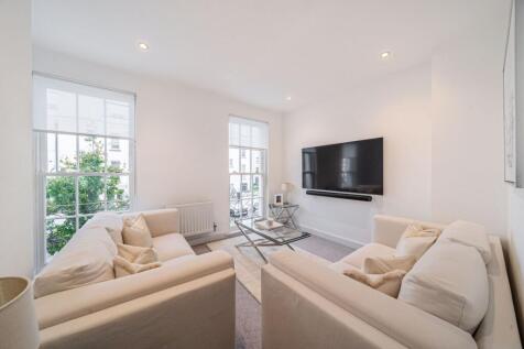 Regency Place, Cheltenham GL52 3 bed end of terrace house for sale