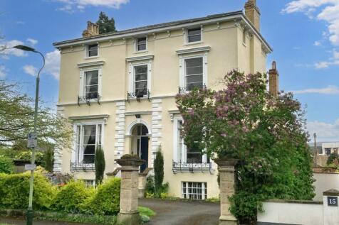 Pittville Crescent, Cheltenham GL52 1 bed apartment for sale