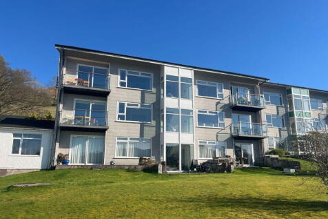 3 bedroom flat for sale