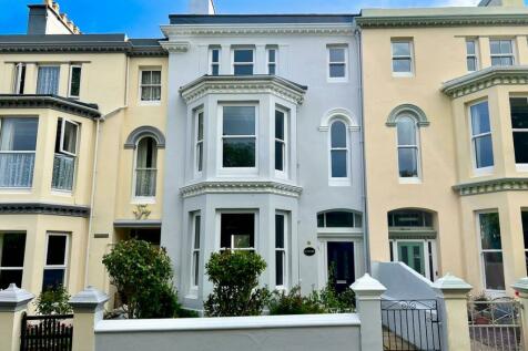 6 bedroom terraced house for sale