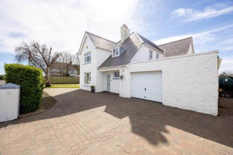 6 bedroom detached house for sale