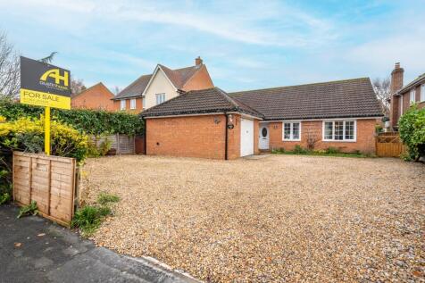 2 bedroom detached bungalow for sale