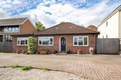 3 bedroom detached bungalow for sale