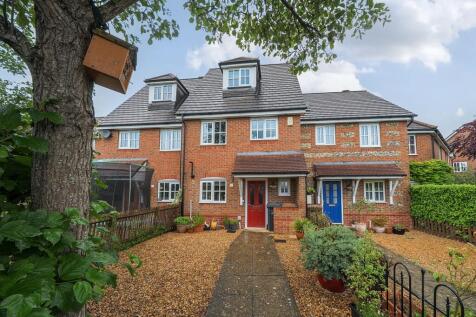 3 bedroom town house for sale