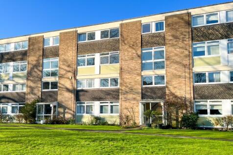 3 bedroom maisonette for sale