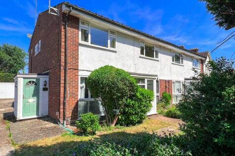 2 bedroom maisonette for sale