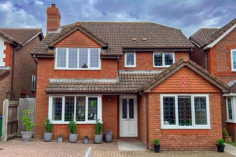 5 bedroom detached house for sale