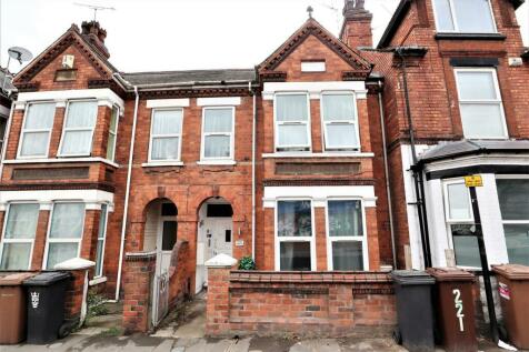 6 bedroom terraced house for sale