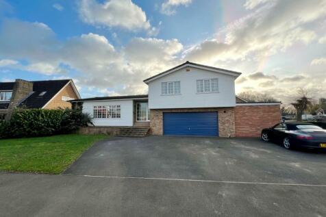 5 bedroom detached house for sale