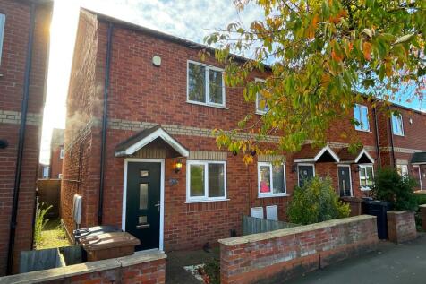 2 bedroom semi-detached house for sale