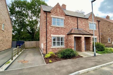 3 bedroom semi-detached house for sale