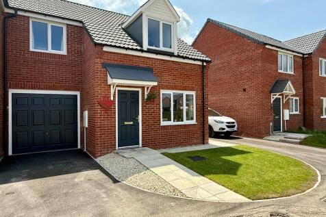 3 bedroom semi-detached house for sale