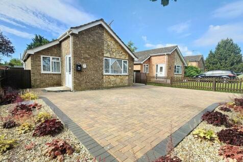 3 bedroom detached bungalow for sale