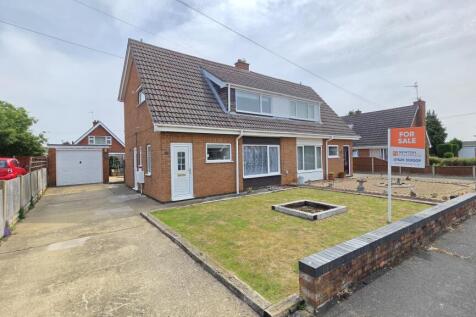 3 bedroom semi-detached house for sale