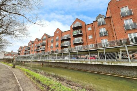 The Waterfront, Grantham, Grantham, NG31 2 bed flat for sale