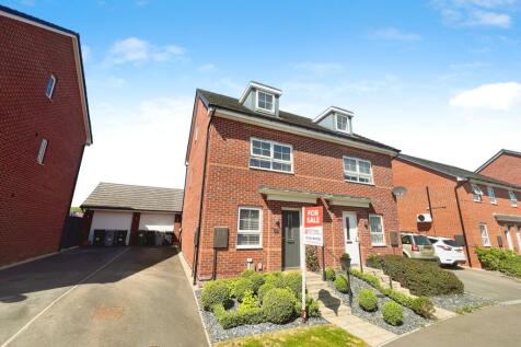 3 bedroom semi-detached house for sale