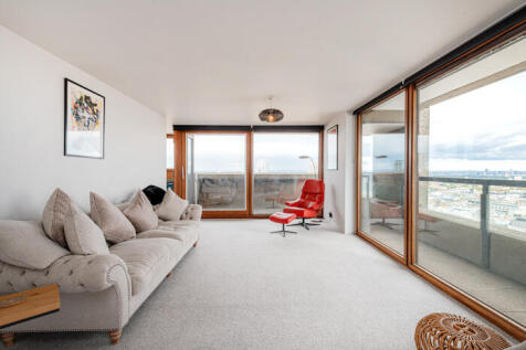 3 bedroom flat for sale
