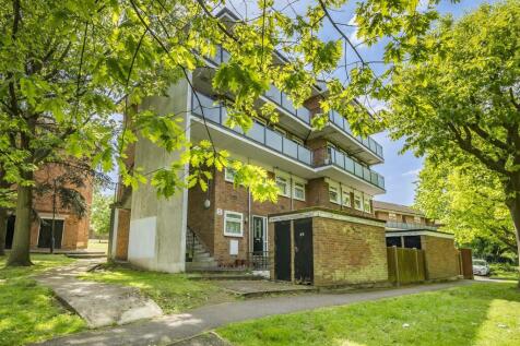 Pert Close, Muswell Hill, London, N10 2 bed flat for sale