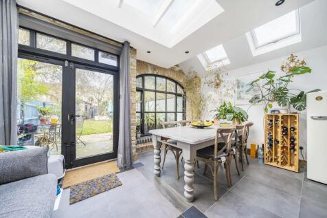 Priory Avenue, Hornsey, London, N8 5 bed house for sale